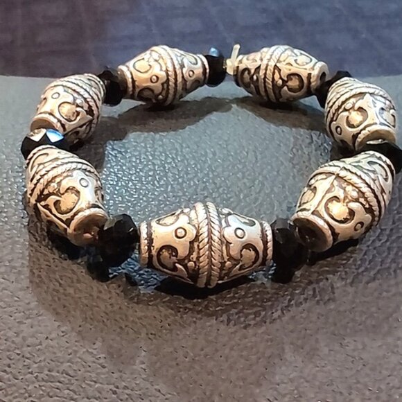 3/$20 Antique Tibetan Look Silver Beaded Stretch Bracelet Black Boho Faceted Gem - Picture 2 of 5